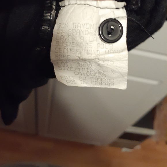 Black 3/4 Sleeve Button-Up Top - Picture 4 of 7